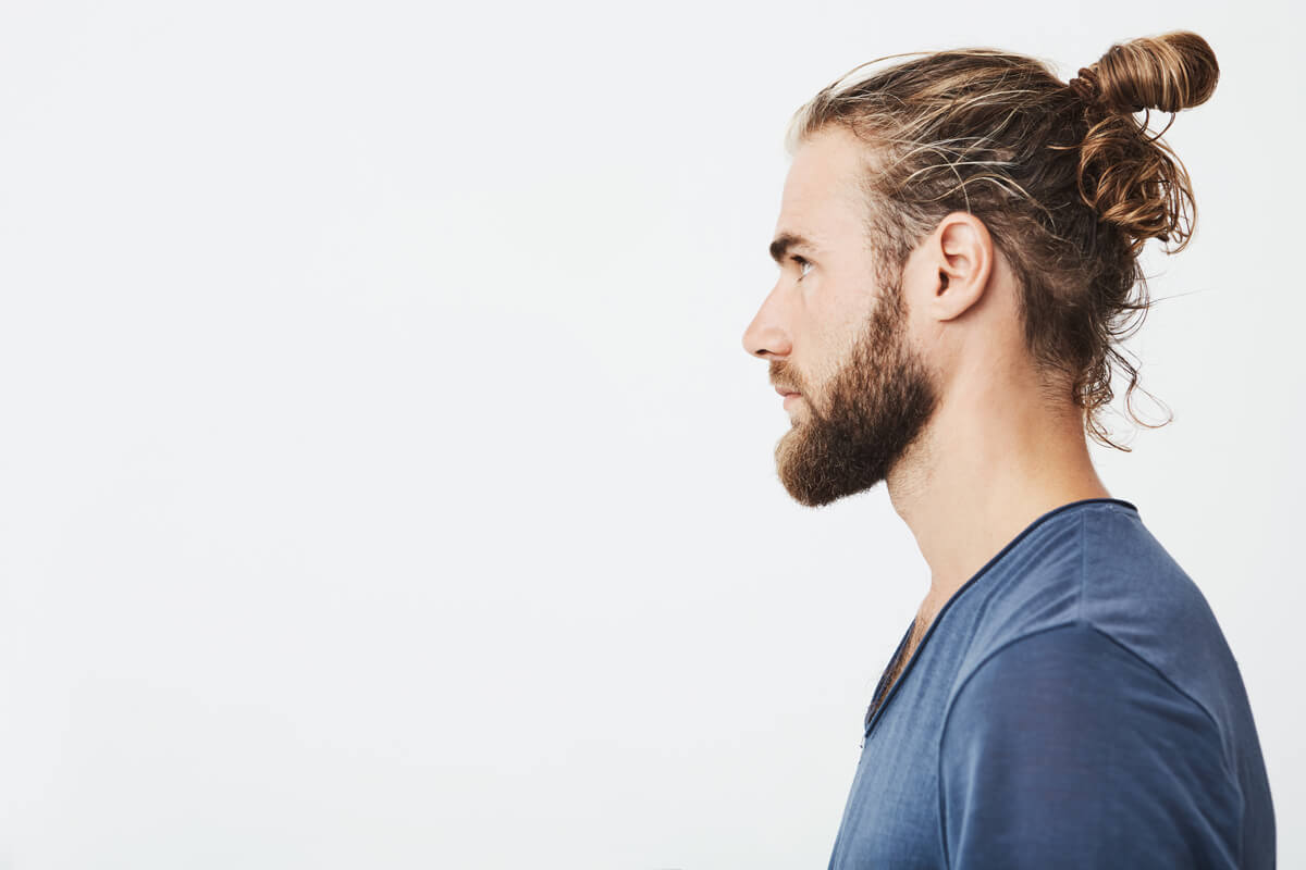 Mittellange haare männer Haarstyling für