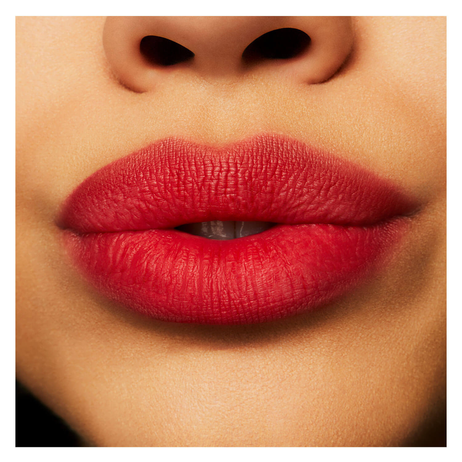 M·A·C Powder Kiss Lipstick You’re Buggin’ Lady PerfectHair.ch