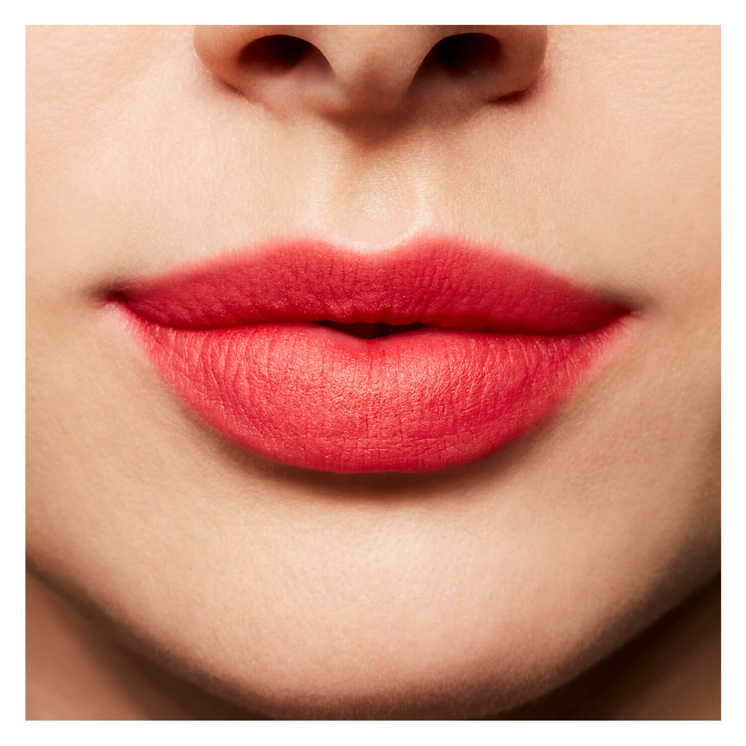 Powder Kiss Liquid Lipcolour Model Off Duty M·A·C PerfectHair.ch