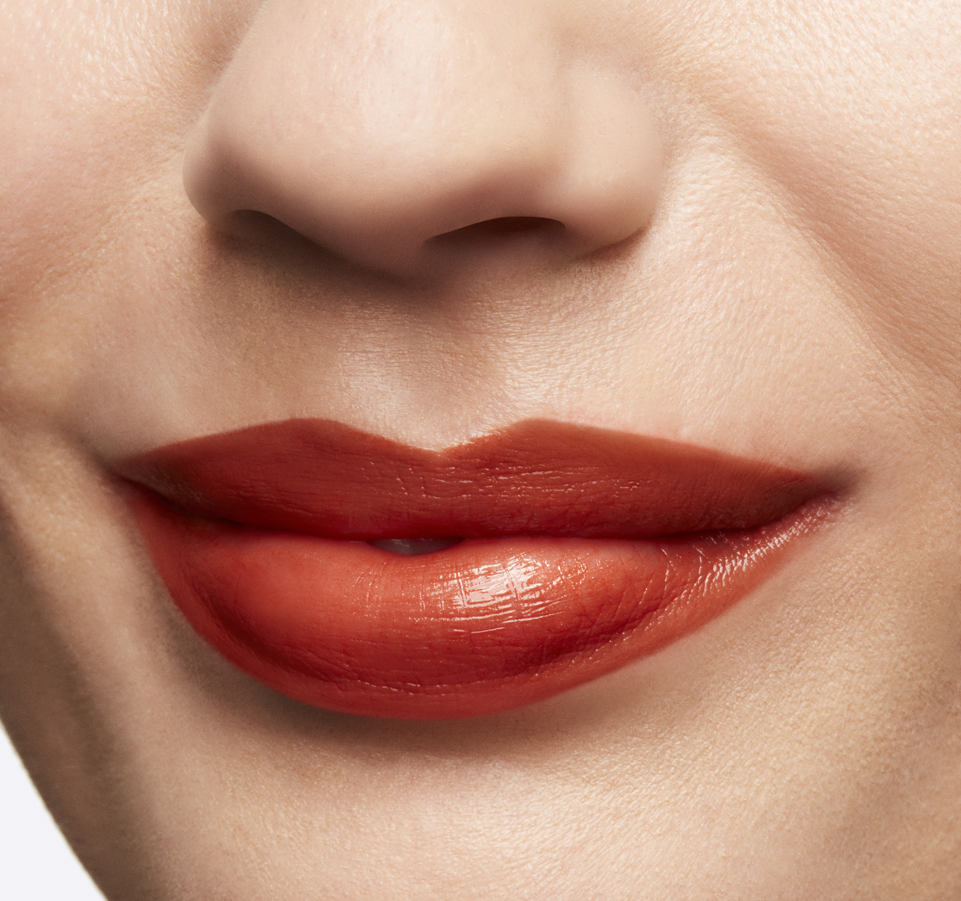 新品 562 WELLWELLWELL LUSTREGLASS MAC 562 Chilli Popper Lustreglass Sheer-Shine Lipstick 0.10