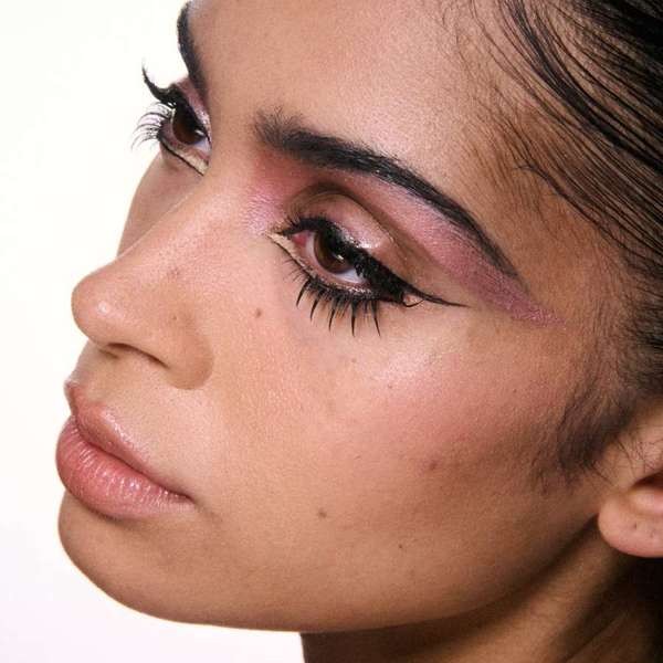 M·A·C Specials - 24 MYSTERY MUST-HAVES ADVENT CALENDAR